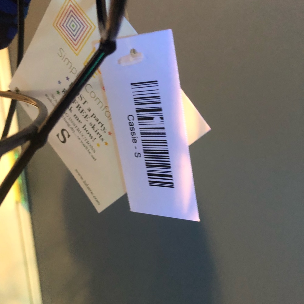 With tags never worn - Picture 2 of 2